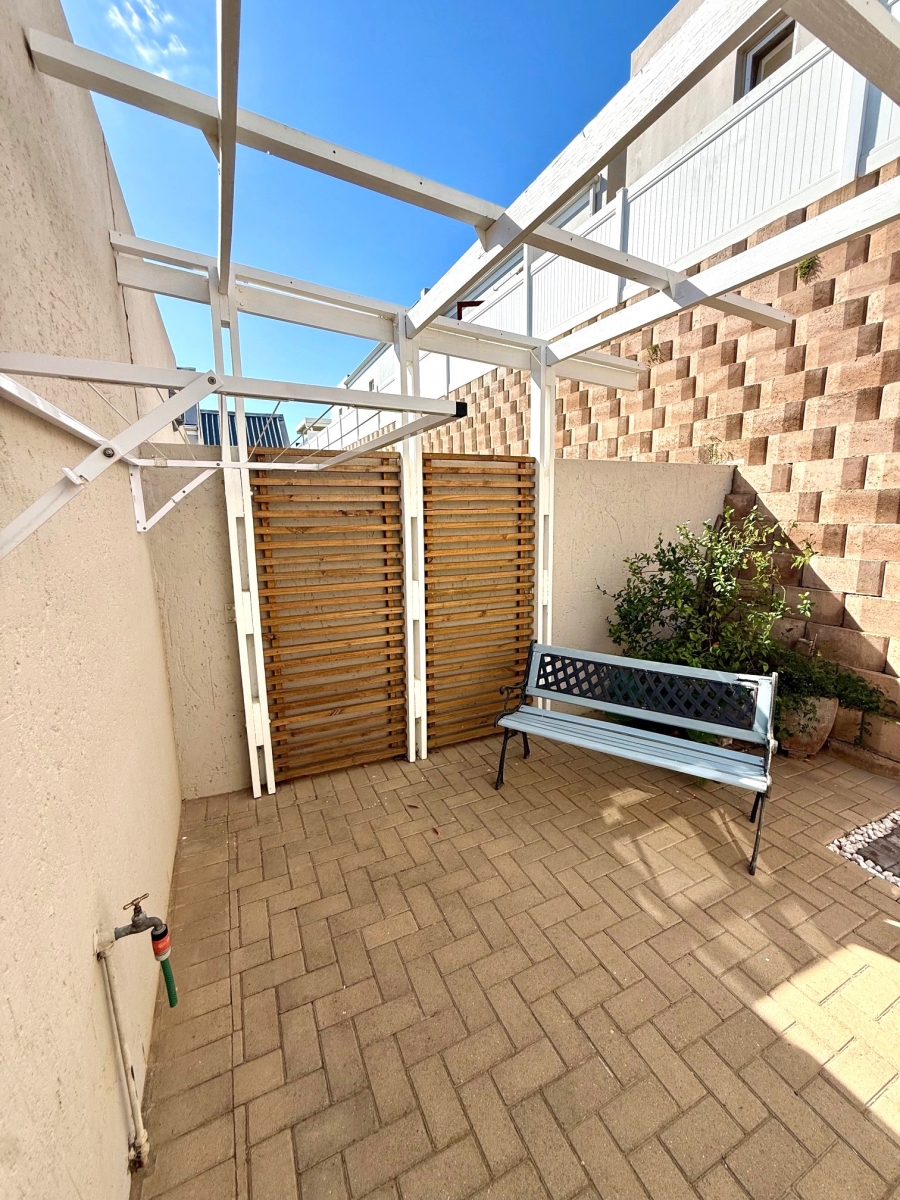 2 Bedroom Property for Sale in Fonteine Retirement Village Western Cape